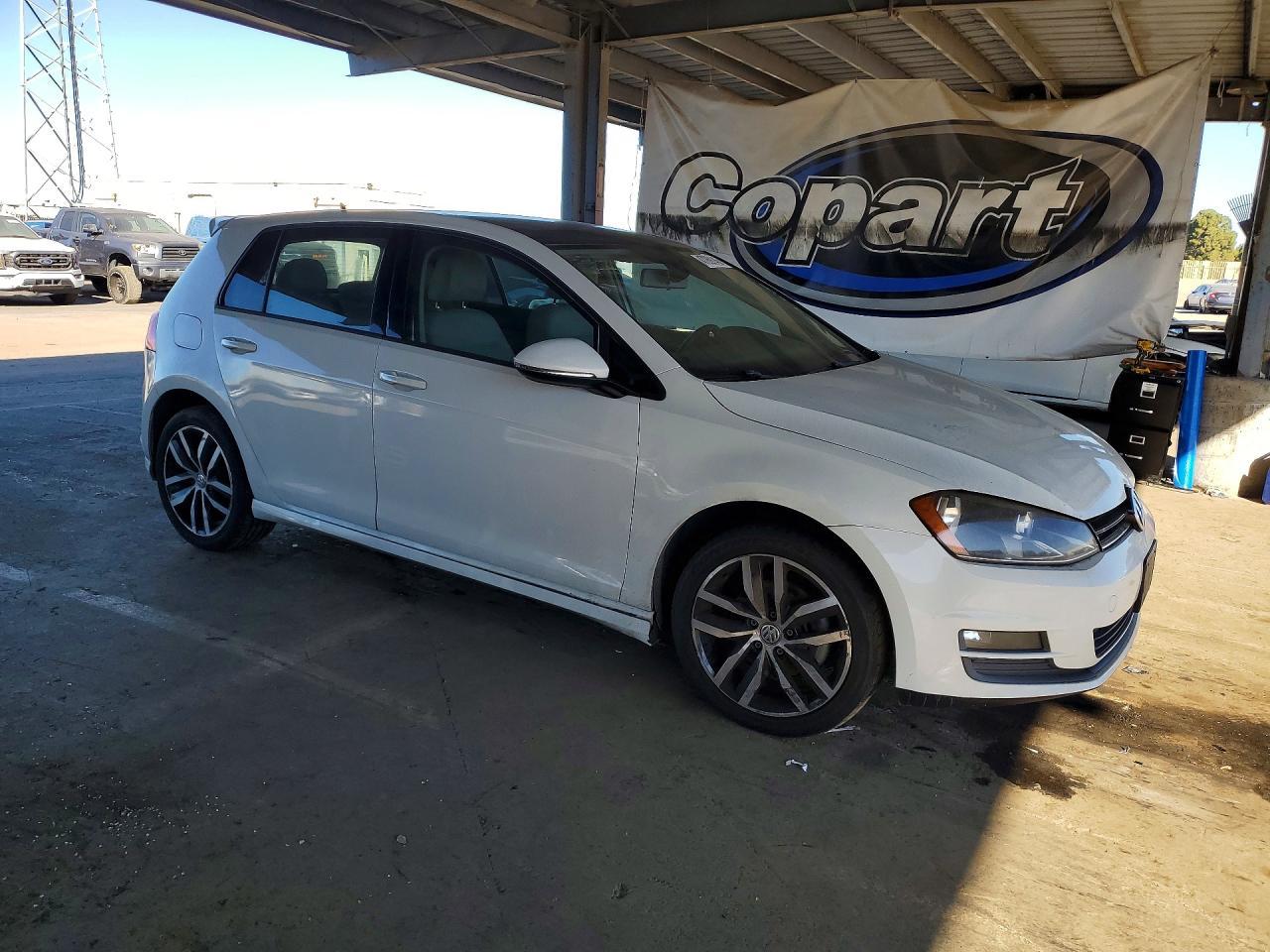 2015 Volkswagen Golf - Image 4