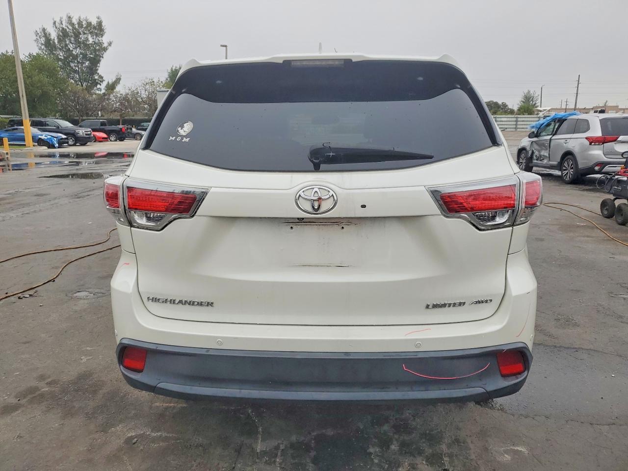 2016 Toyota Highlander Limited - Image 6