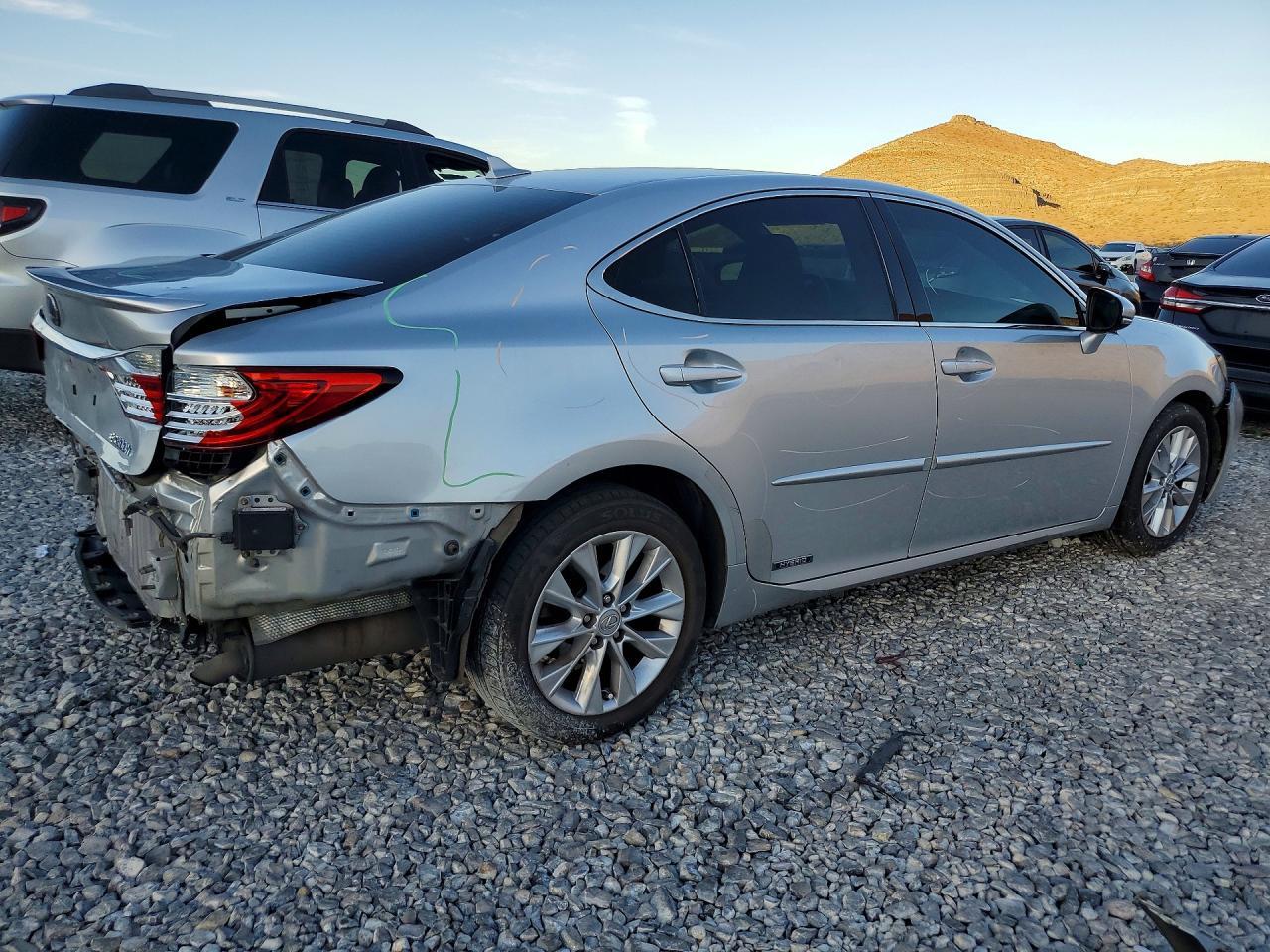 2013 Lexus Es 300H Base - Фото 3