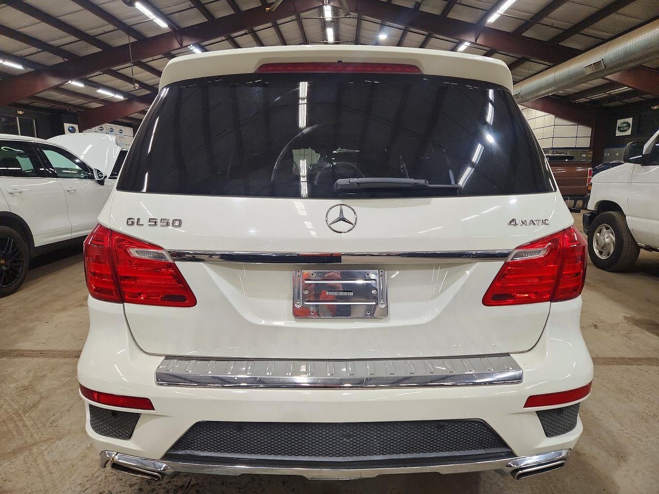 2013 Mercedes-Benz Gl 550 4Matic - Image 6