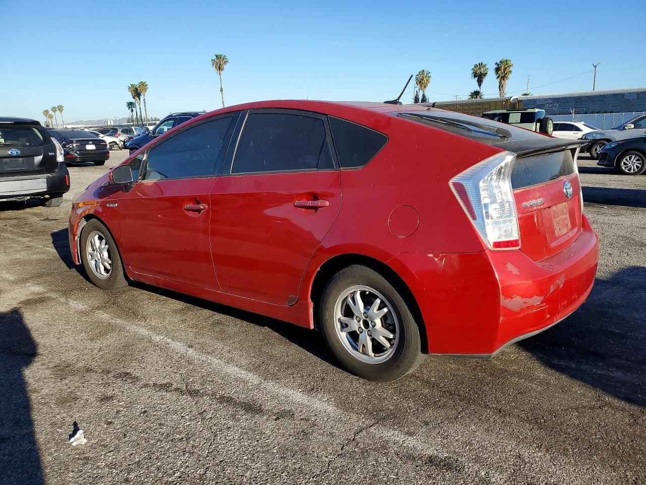 2010 Toyota Prius Iii - Фото 2