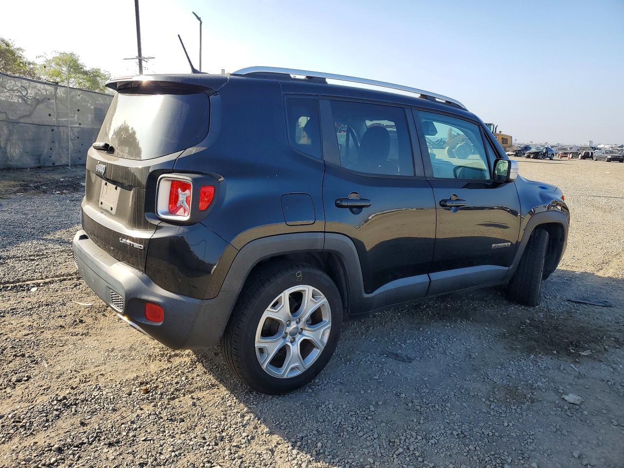 2017 Jeep Renegade Limited - Image 3