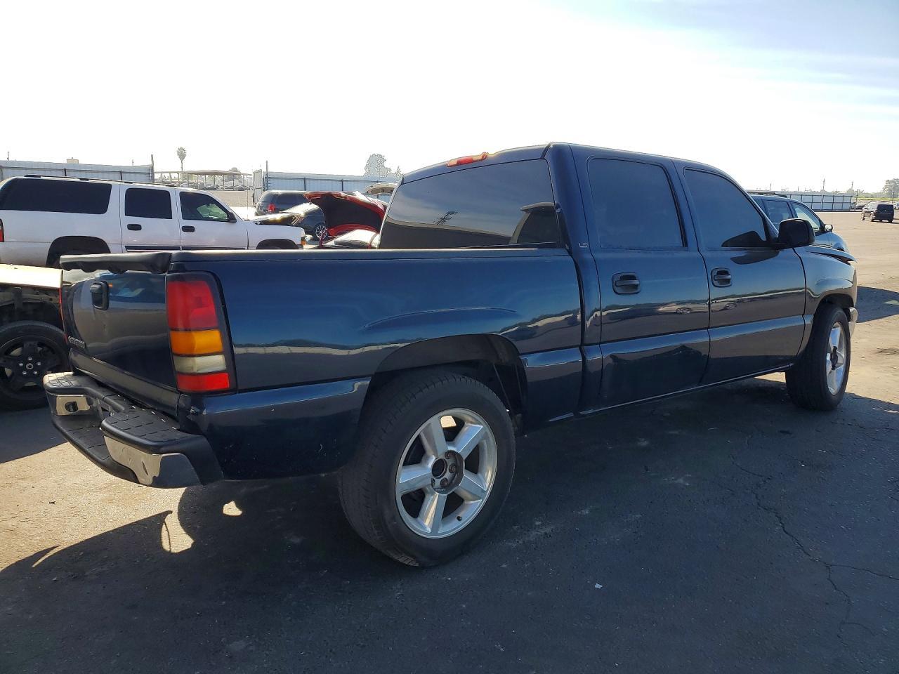 2006 Chevrolet Silverado C1500 - Image 3
