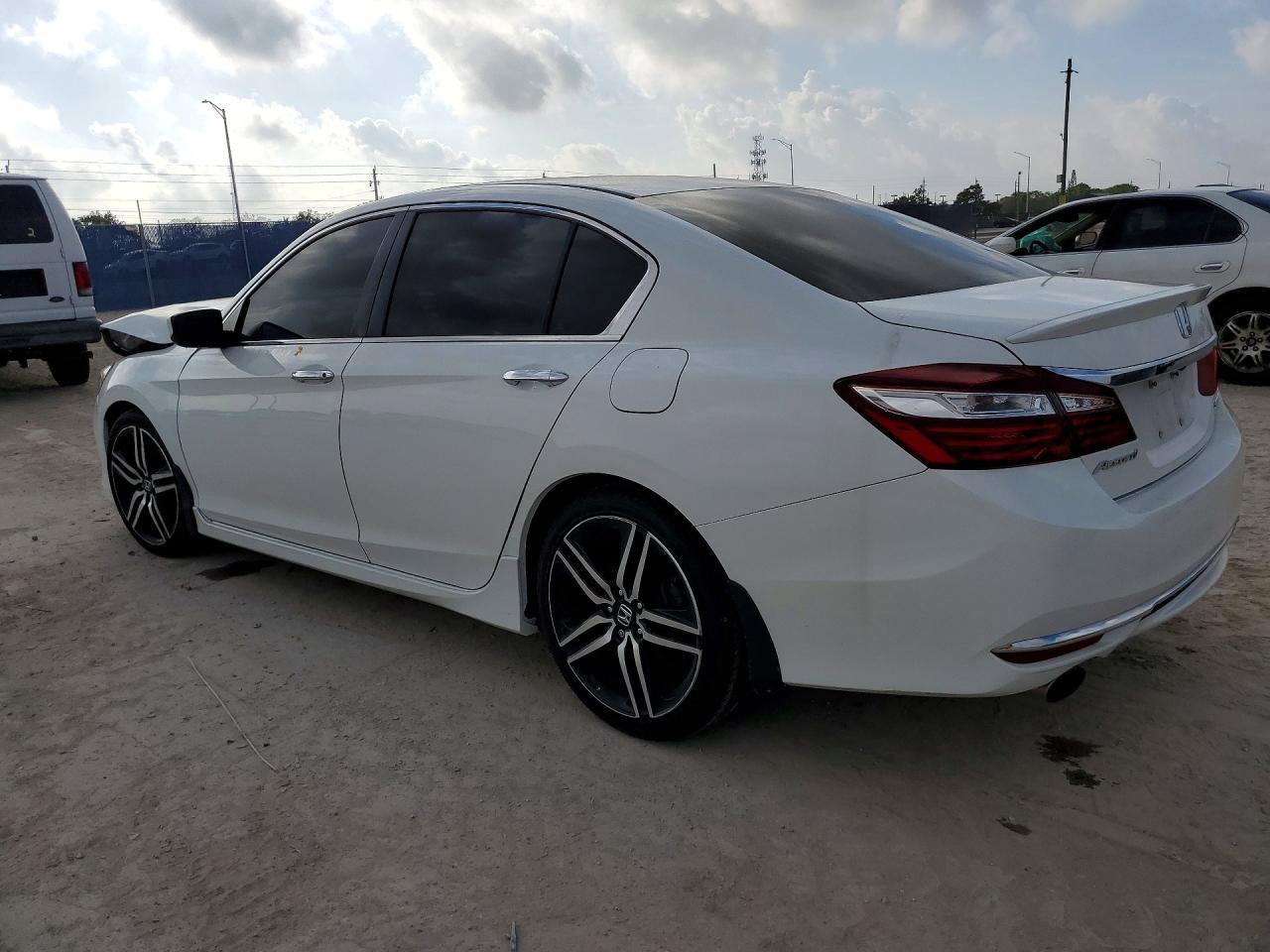 2017 Honda Accord Sport - Image 2