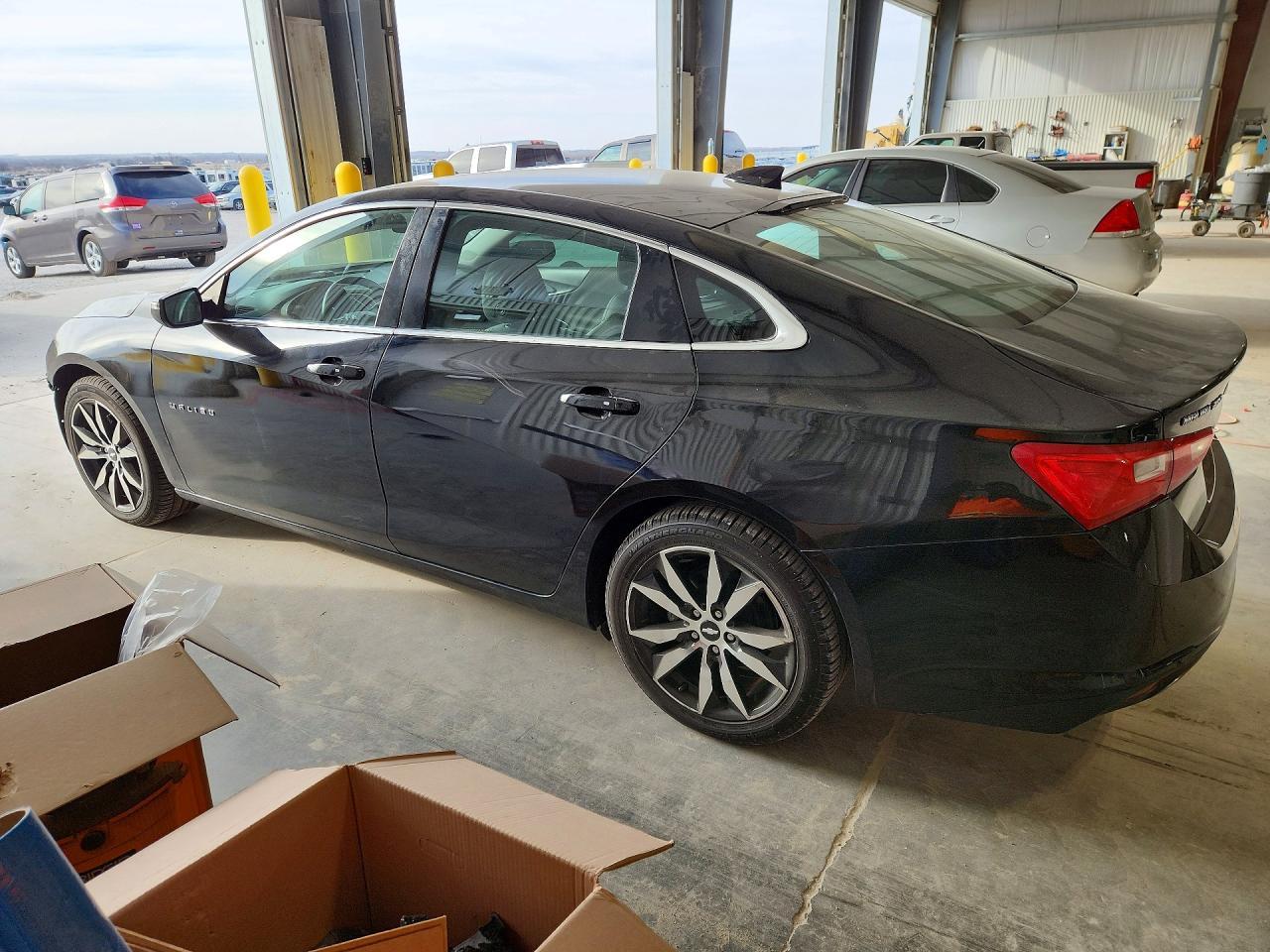 2016 Chevrolet Malibu Lt - Image 2