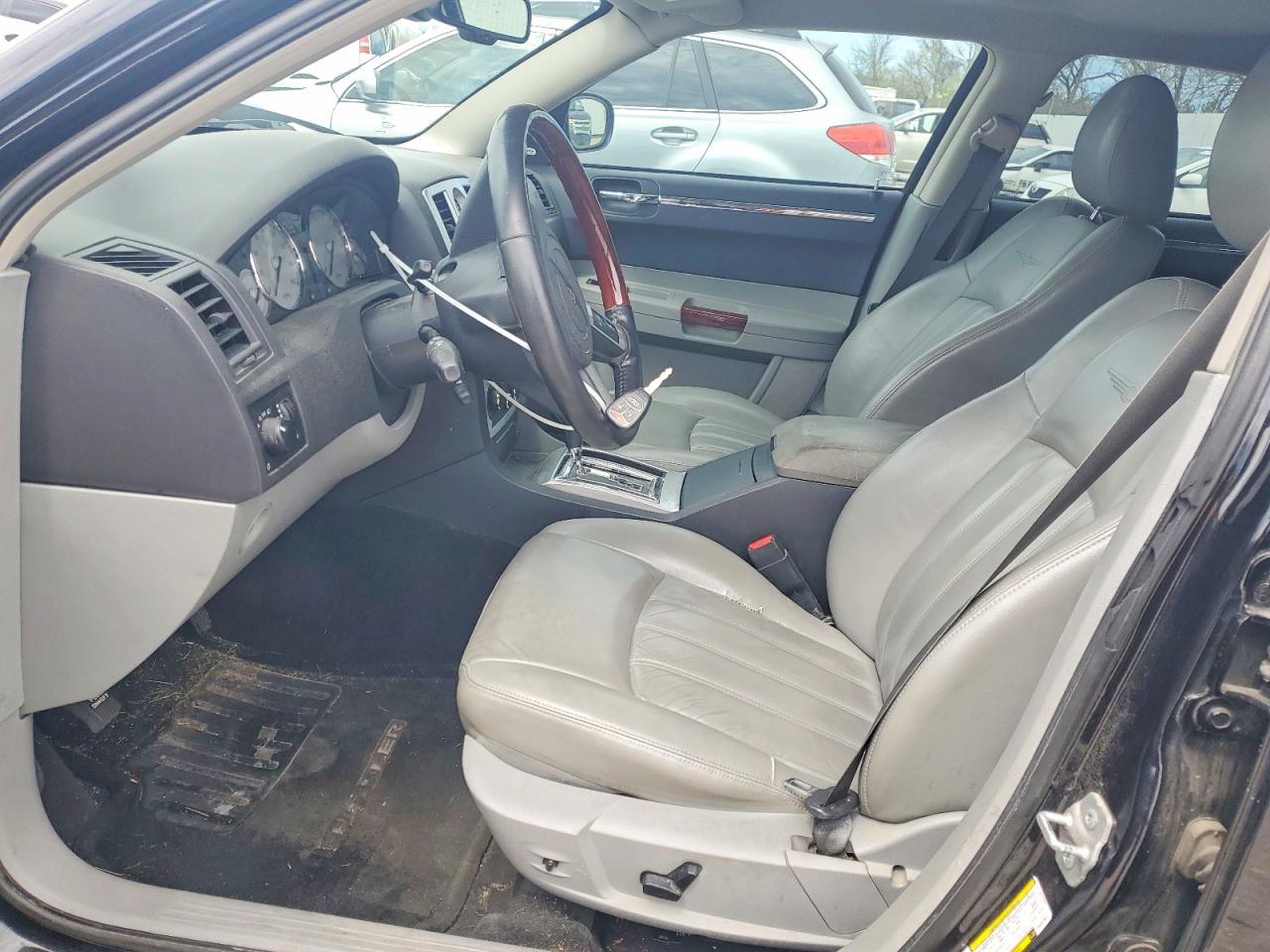 2007 Chrysler 300C - Фото 7