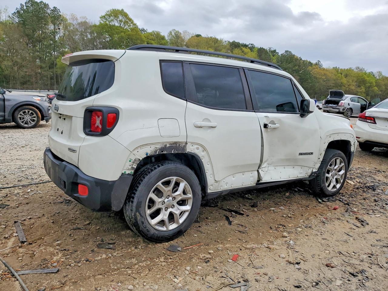 2015 Jeep Renegade Latitude - Фото 3