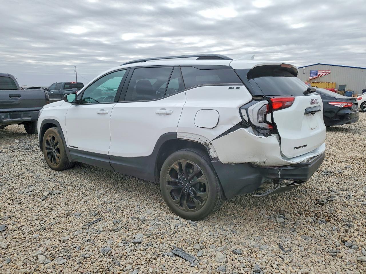 2020 GMC Terrain Sle - Image 2