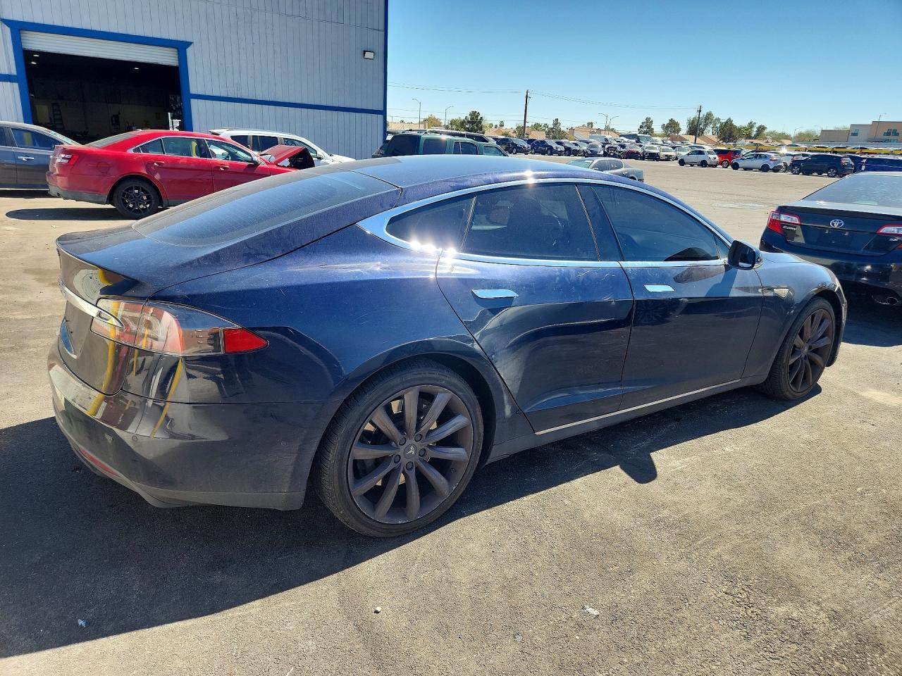 2015 Tesla Model S 60 - Фото 3