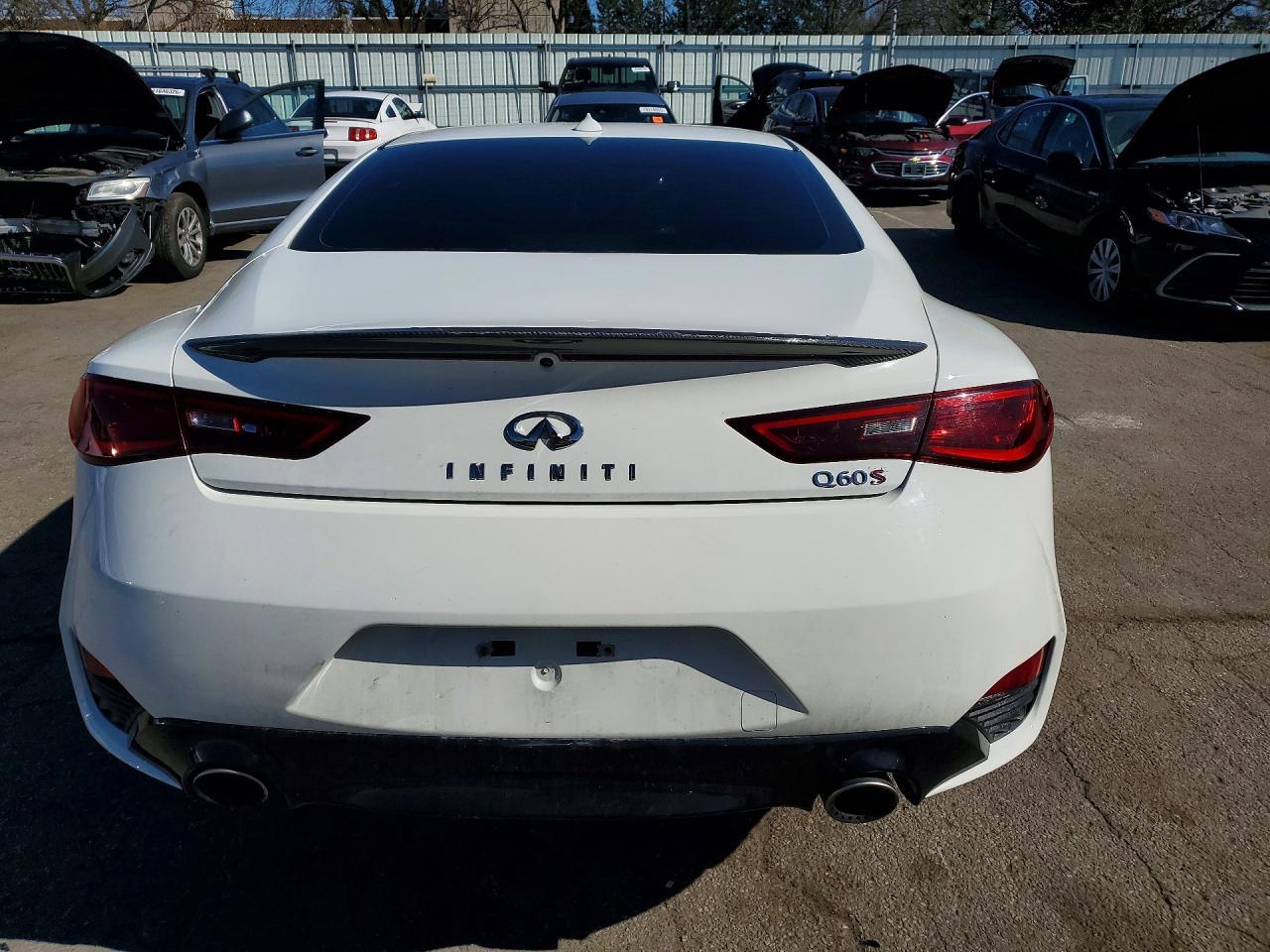 2017 Infiniti Q60 Red Sport 400 - Фото 6
