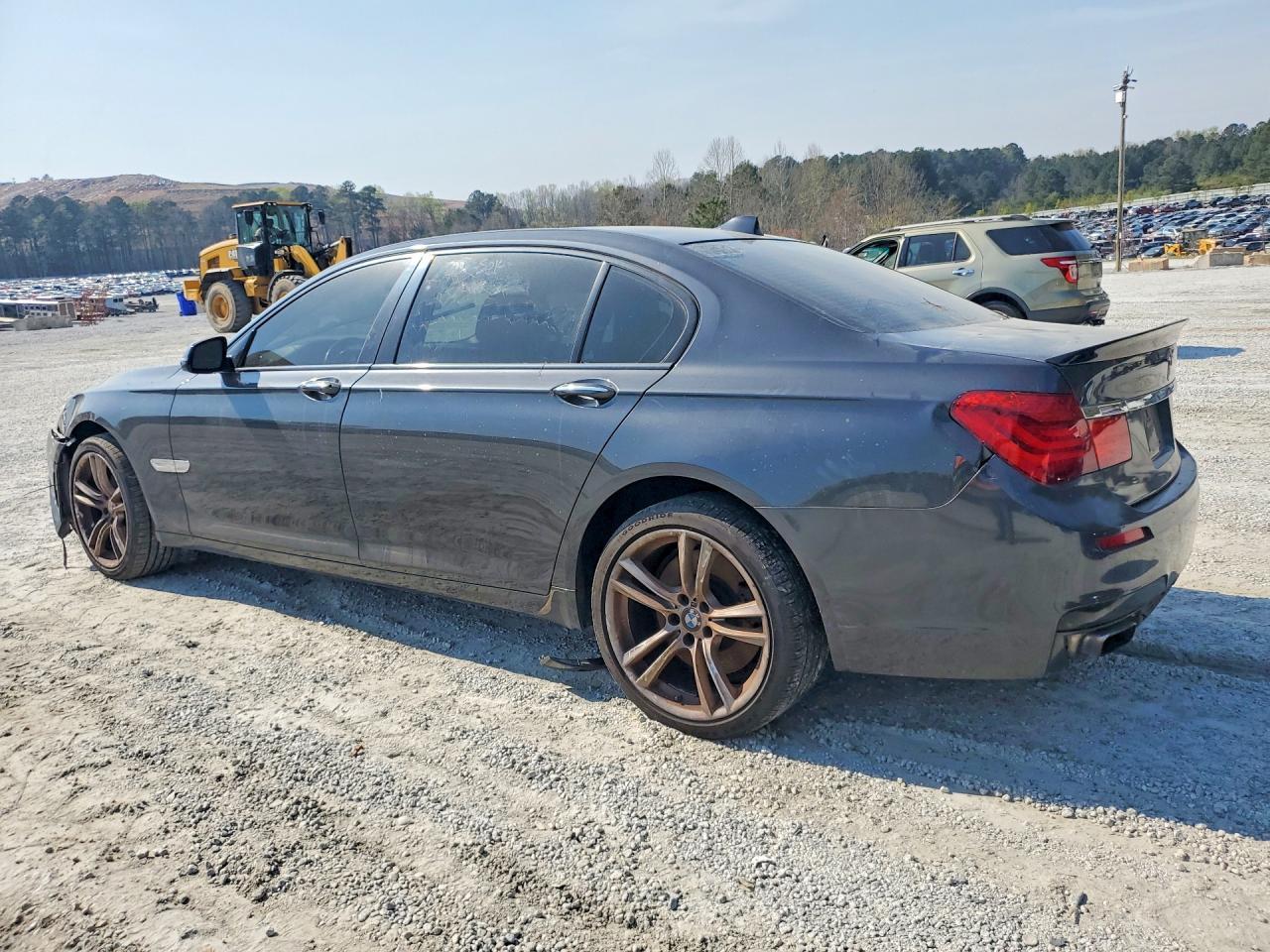 2015 BMW 750 Li - Фото 2