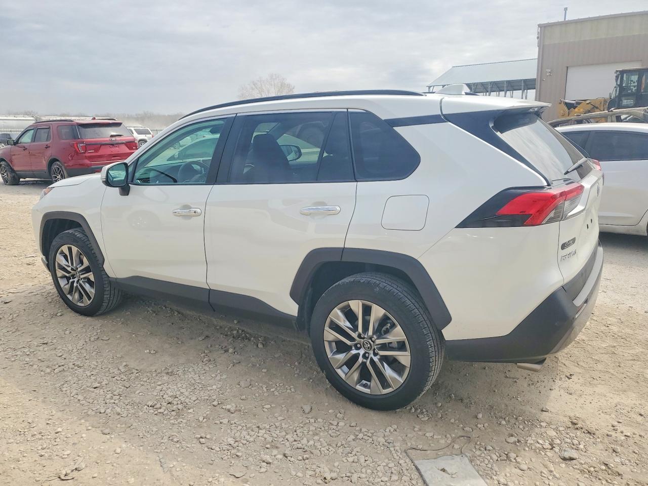 2019 Toyota Rav4 Limited - Фото 2