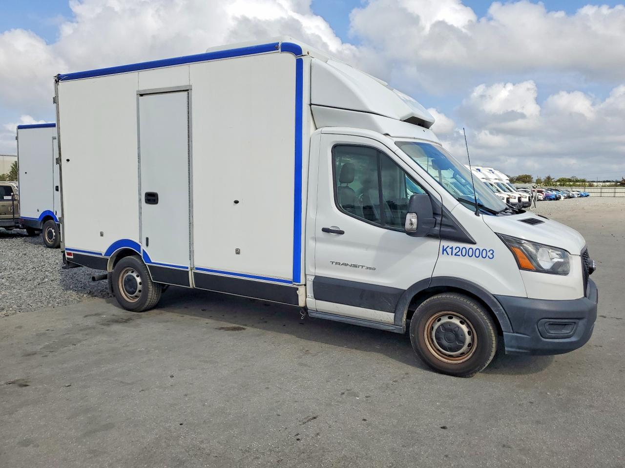 2020 Ford Transit Delivery Truck - Image 4