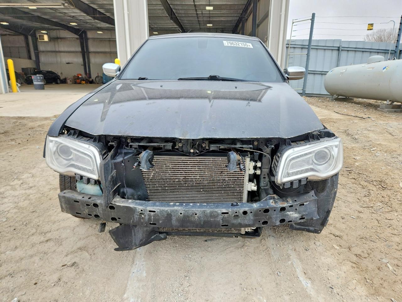 2017 Chrysler 300C - Image 5