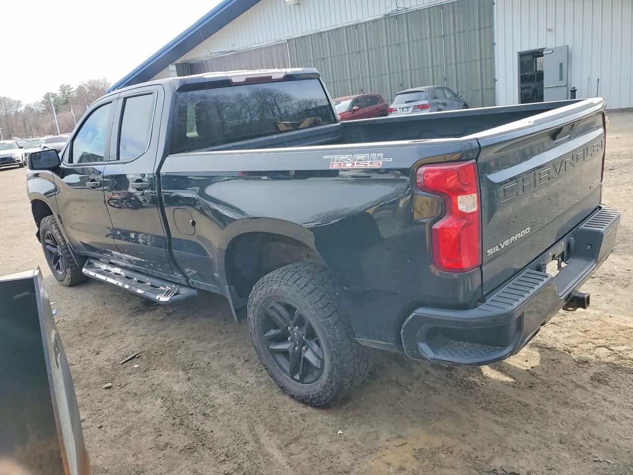 2019 Chevrolet Silverado K1500 Trail Boss Custom - Фото 2