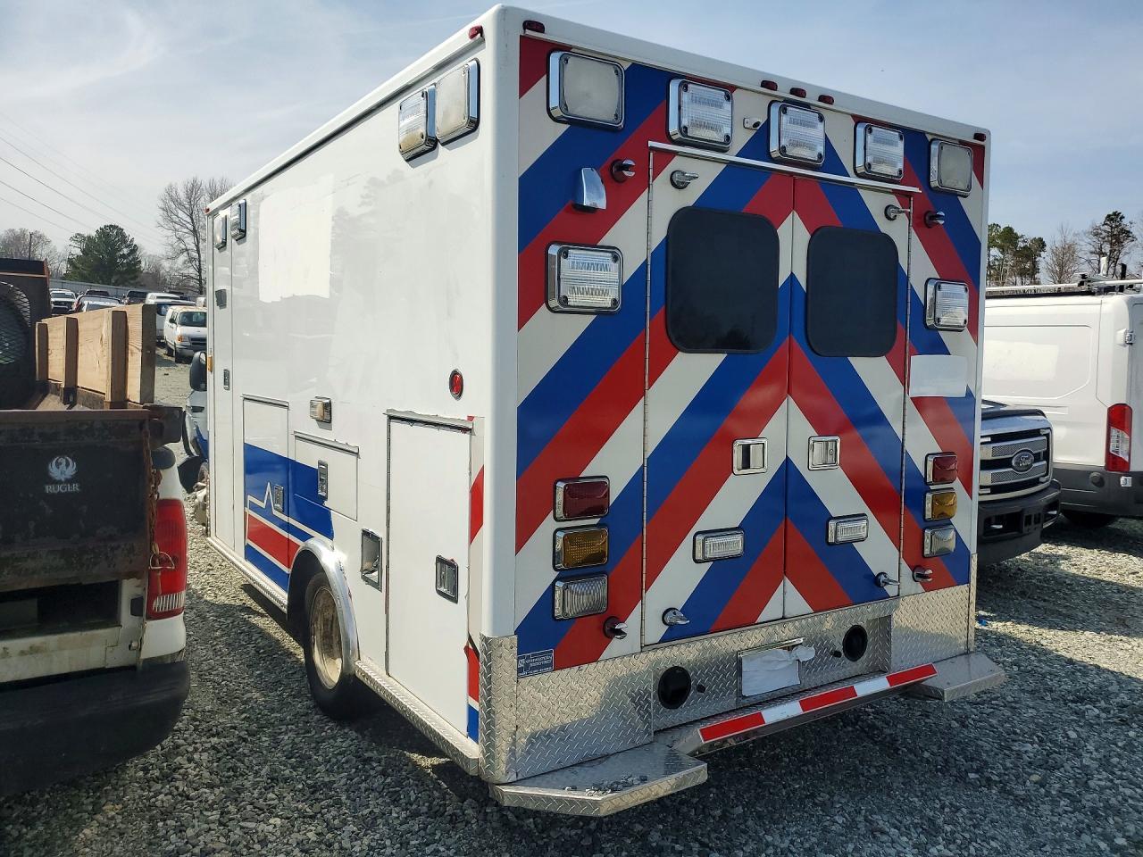 2022 Ford E450 Ambulance - Фото 2