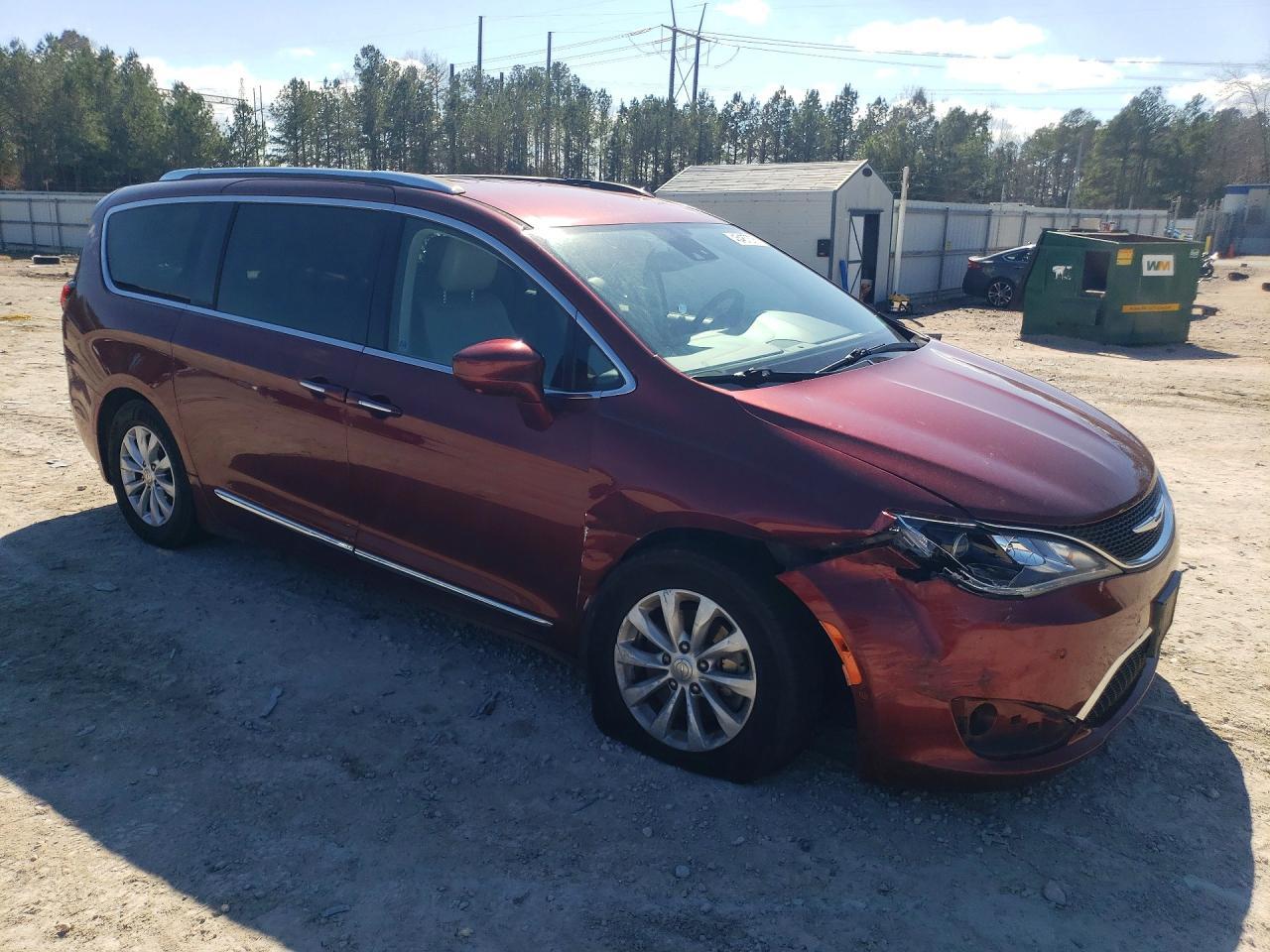 2018 Chrysler Pacifica Touring L - Фото 4