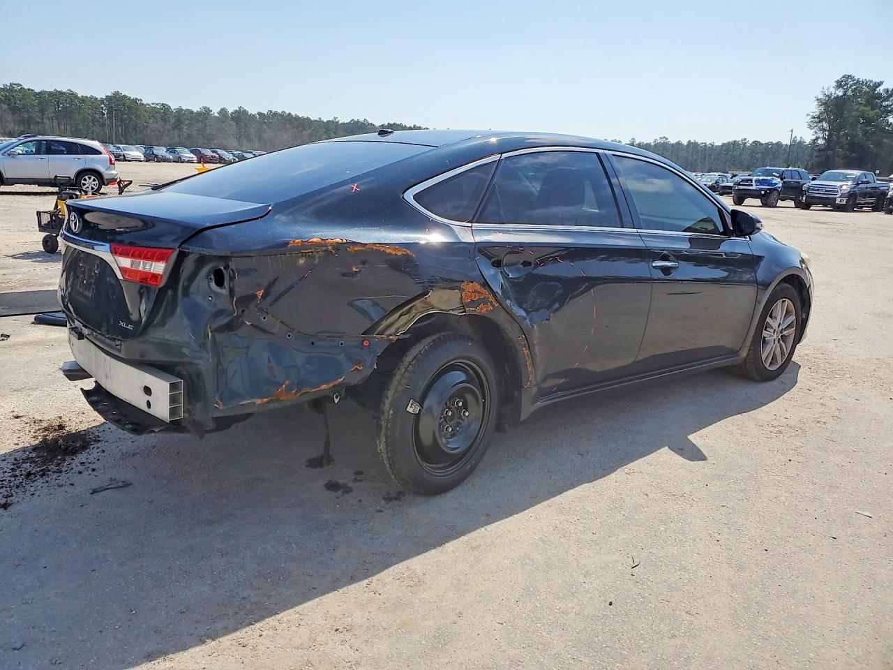 2015 Toyota Avalon Xle - Image 3