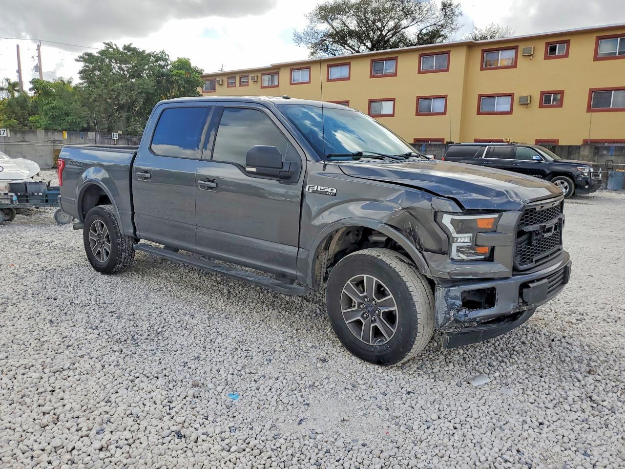 2017 Ford F150 Supercrew - Фото 4