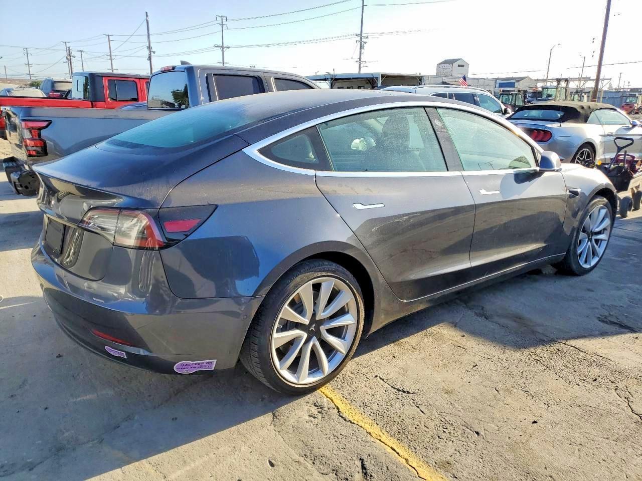 2019 Tesla 3 - Image 3