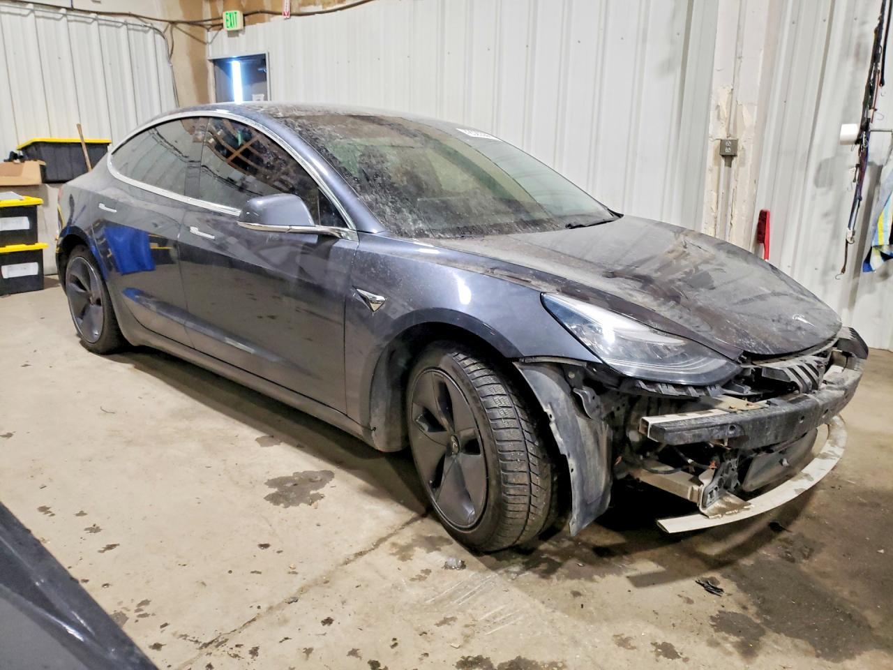 2019 Tesla Model 3 - Фото 4
