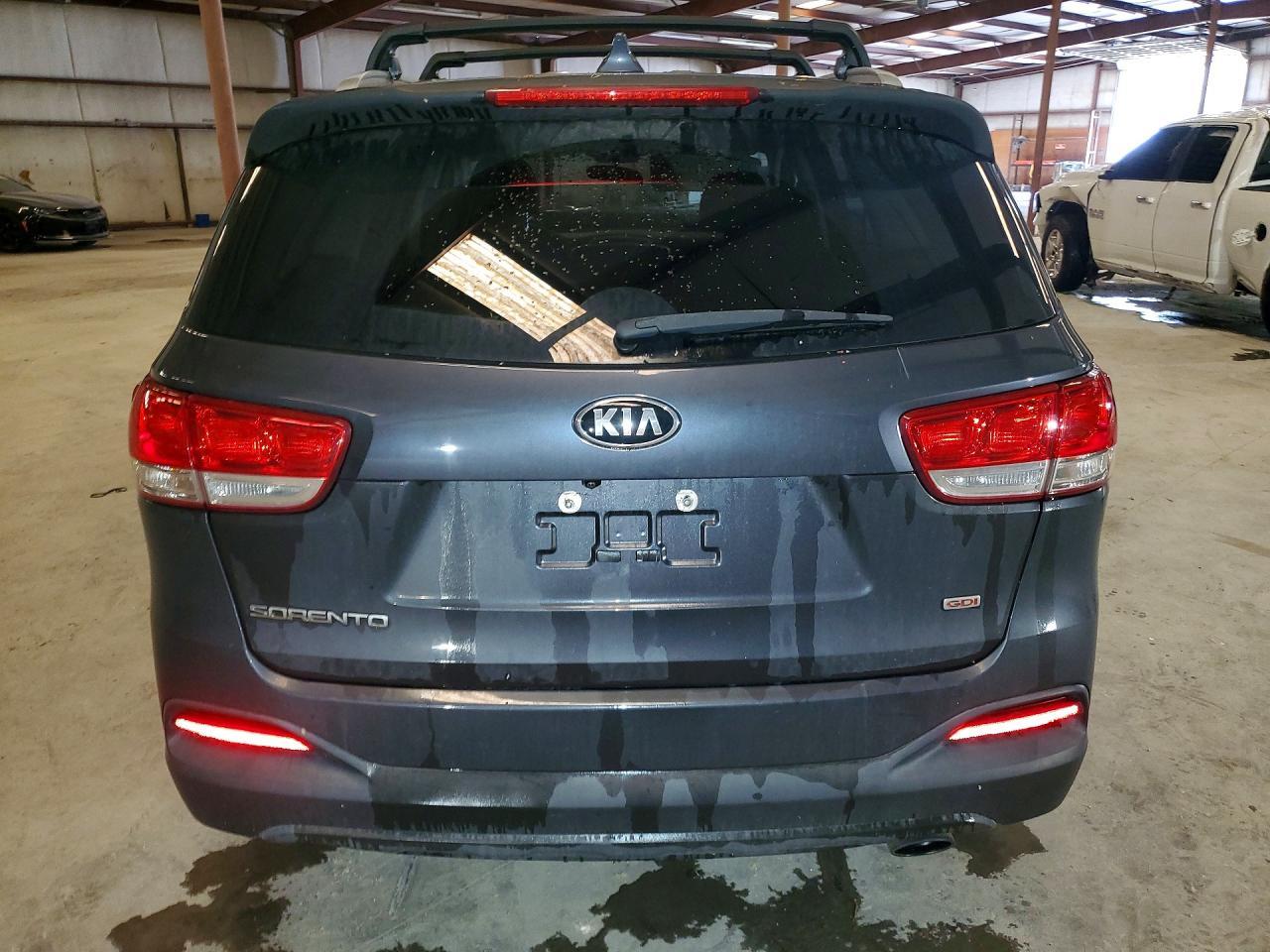 2018 Kia Sorento Lx - Image 6