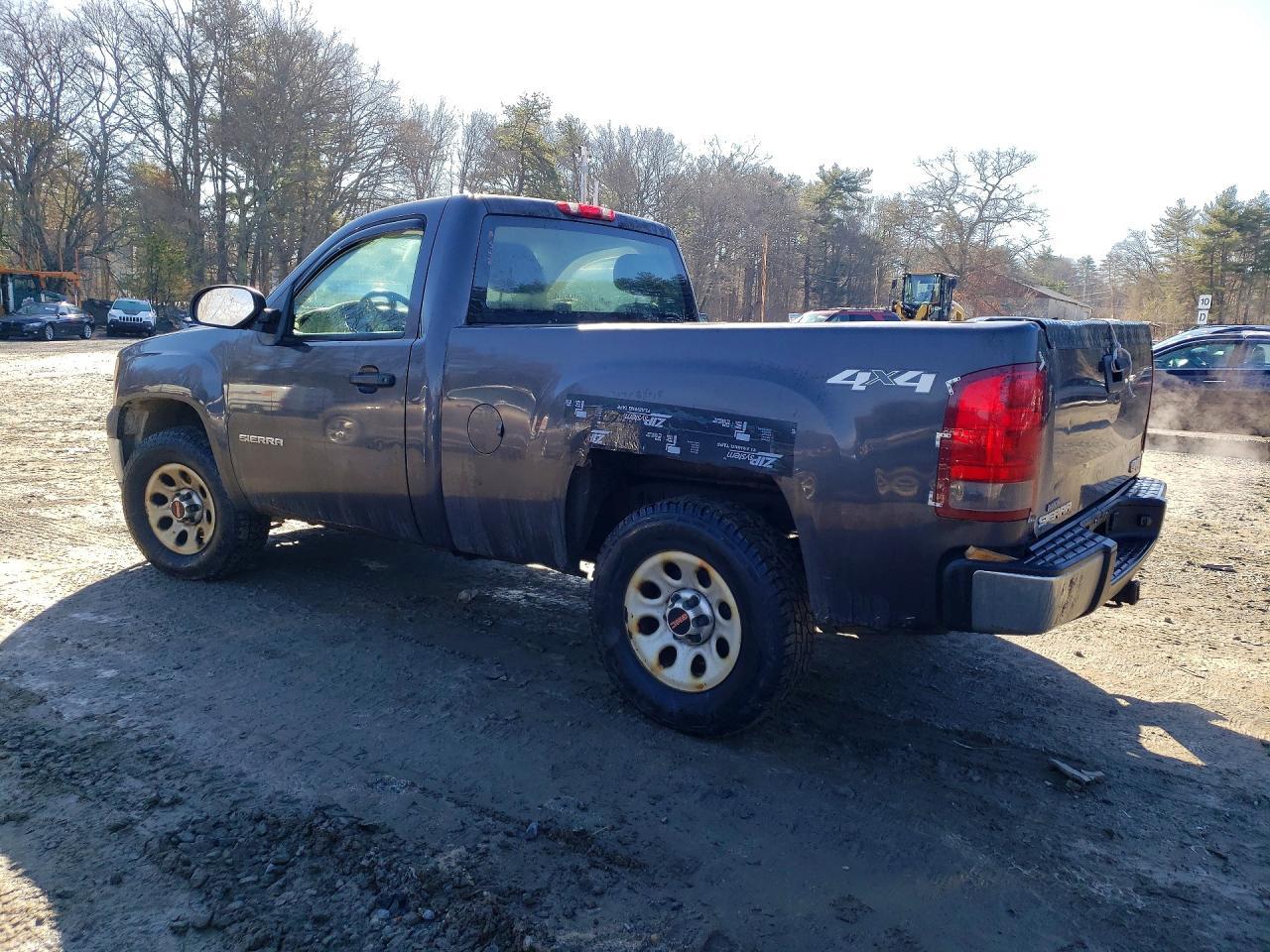 2010 GMC Sierra K1500 - Image 2