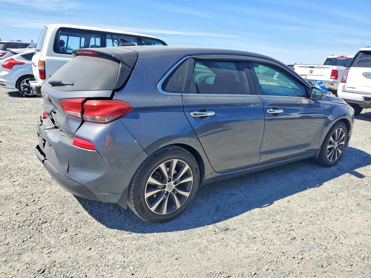 2018 Hyundai Elantra Gt Base - Фото 3