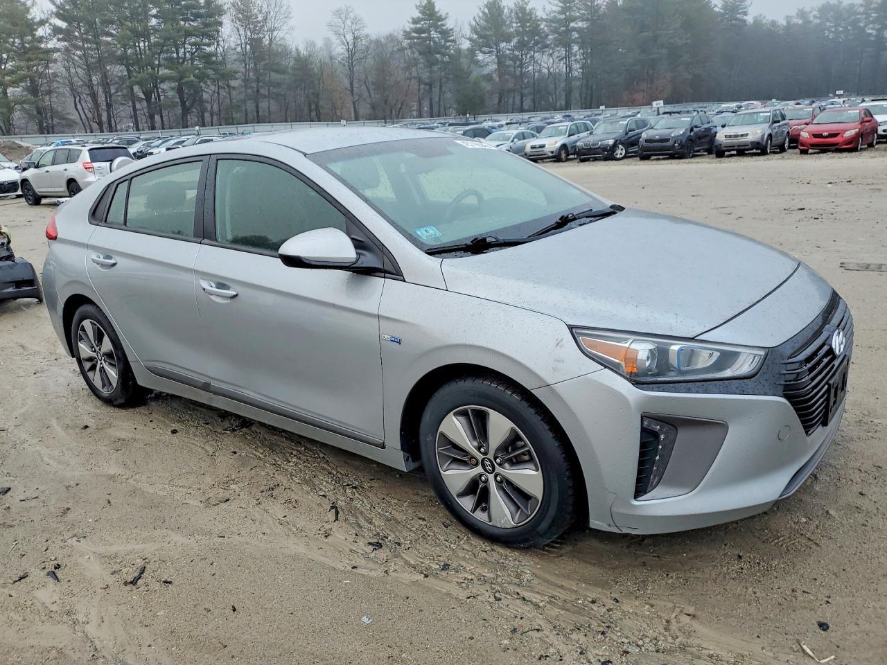 2019 Hyundai Ioniq Plug-In Hybrid Base - Image 4