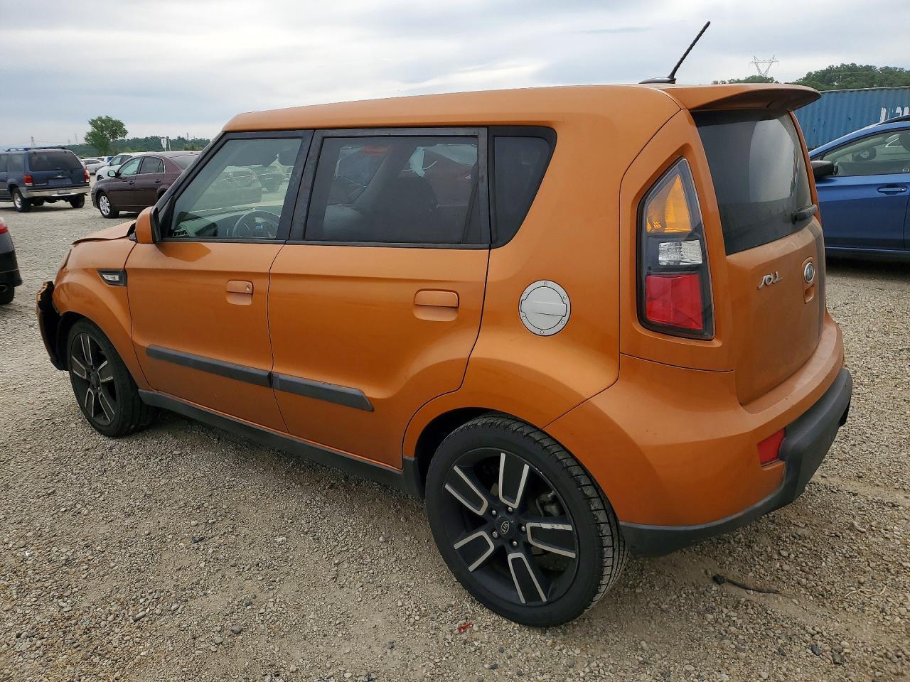 2010 Kia Soul + - Image 2