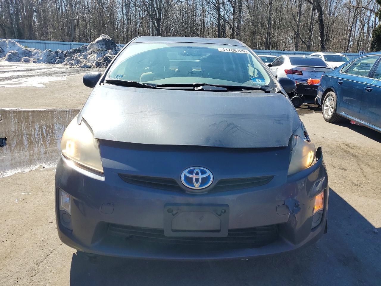 2011 Toyota Prius Two - Image 5