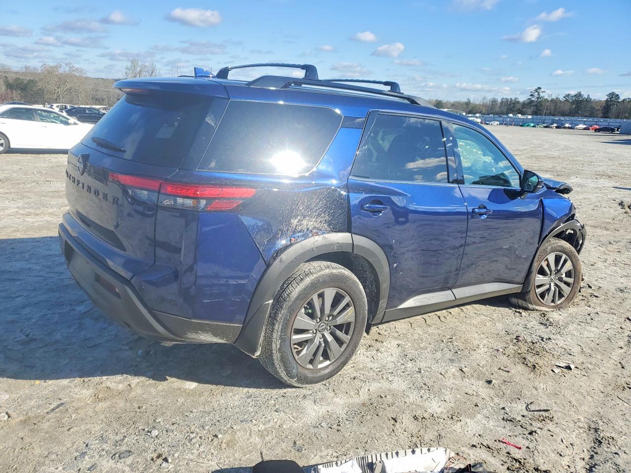2025 Nissan Pathfinder Sv - Image 3