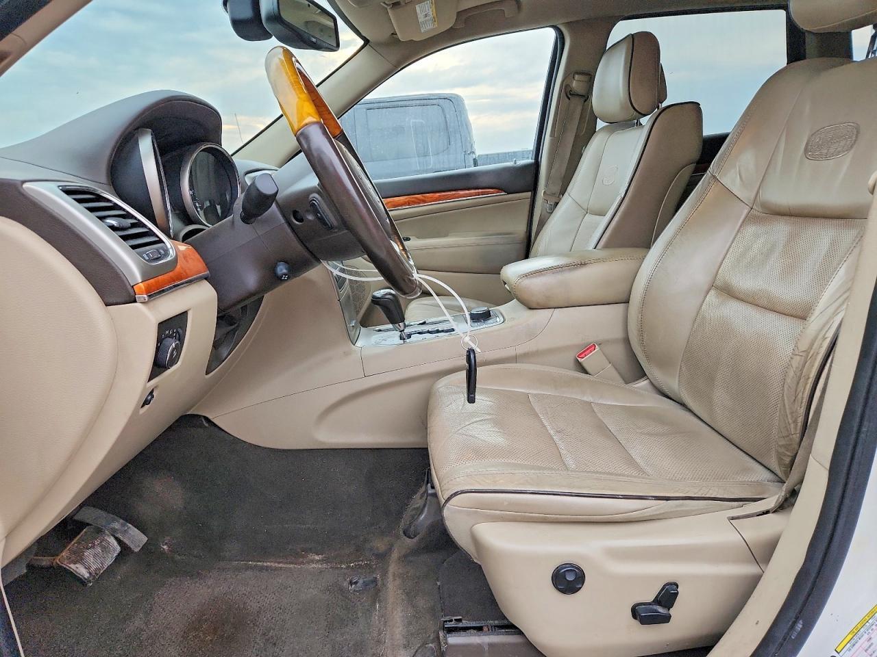 2012 Jeep Grand Cherokee Overland - Image 7