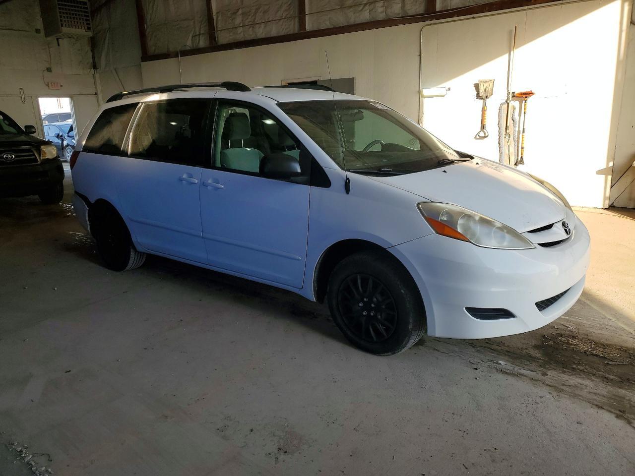 2006 Toyota Sienna Le 7 Passenger - Фото 4