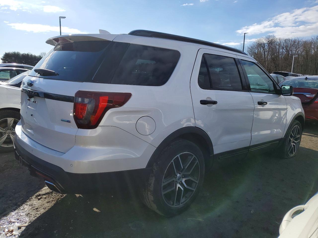 2016 Ford Explorer Sport - Image 3