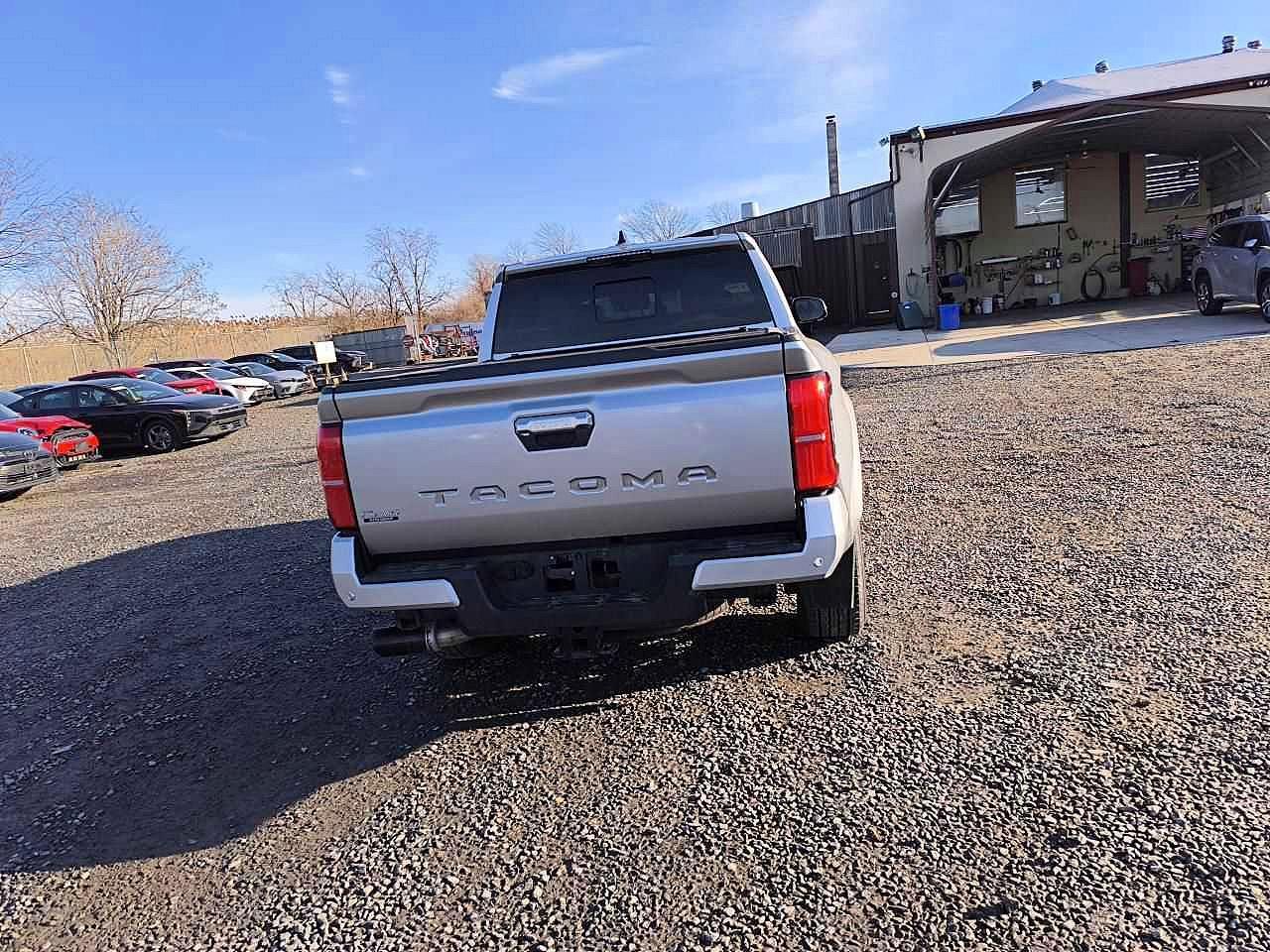 2024 Toyota Tacoma Limited - Фото 6