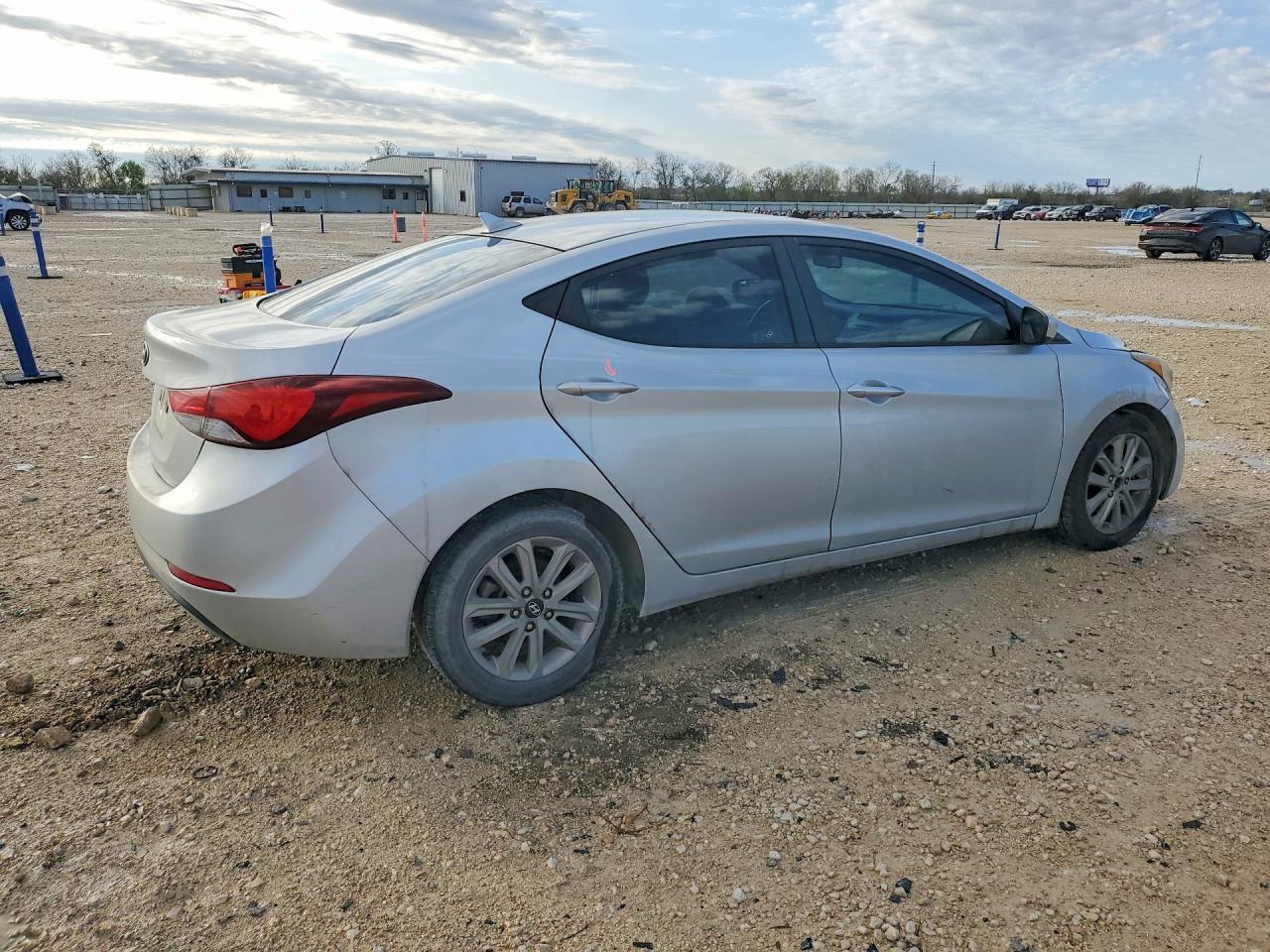 2014 Hyundai Elantra Se - Фото 3