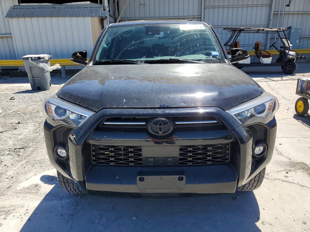 2021 Toyota 4 Runner Sr5 - Фото 5