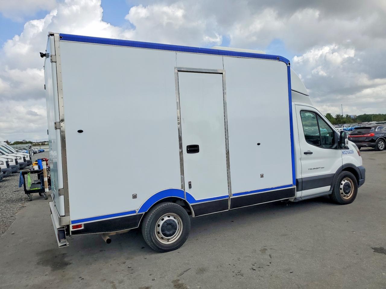 2020 Ford Transit Delivery Truck - Image 3