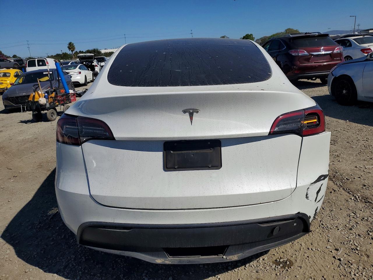 2024 Tesla Model Y - Image 6
