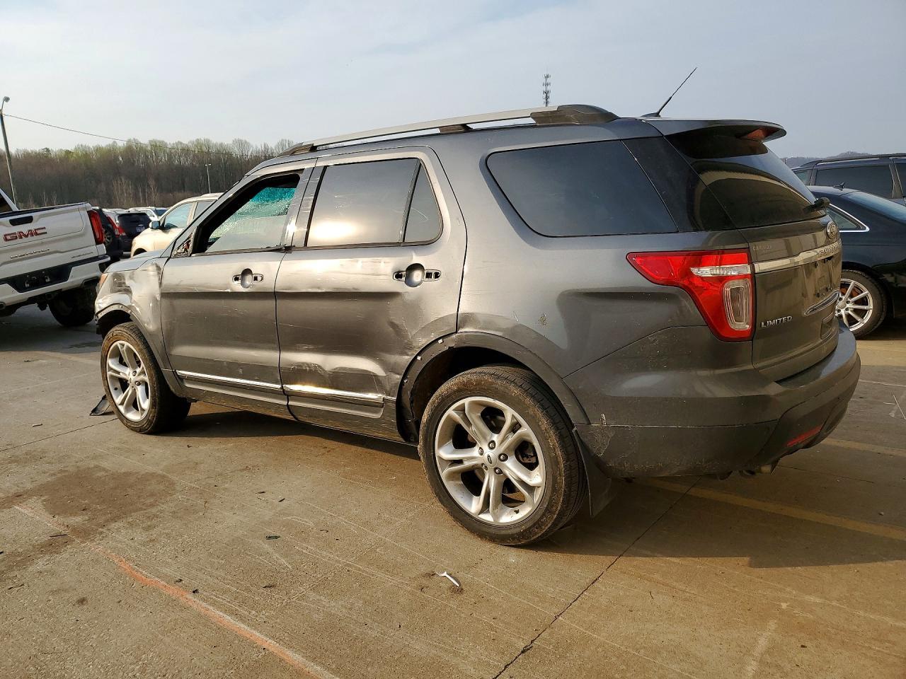 2015 Ford Explorer - Image 2