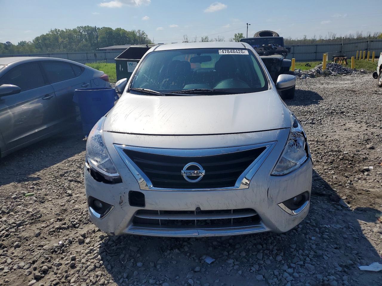 2017 Nissan Versa 1.6 S - Фото 5