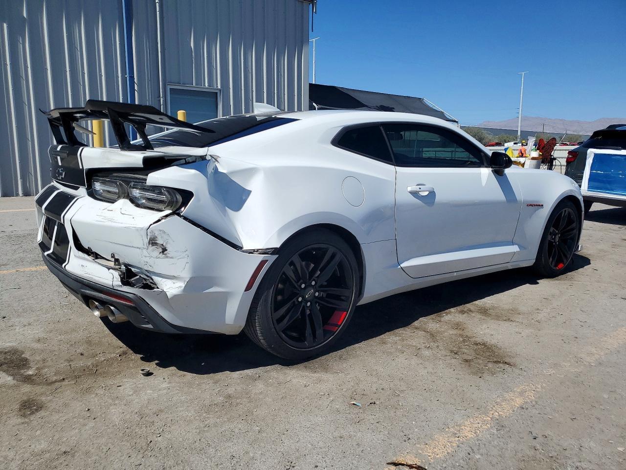 2023 Chevrolet Camaro Ls - Фото 3