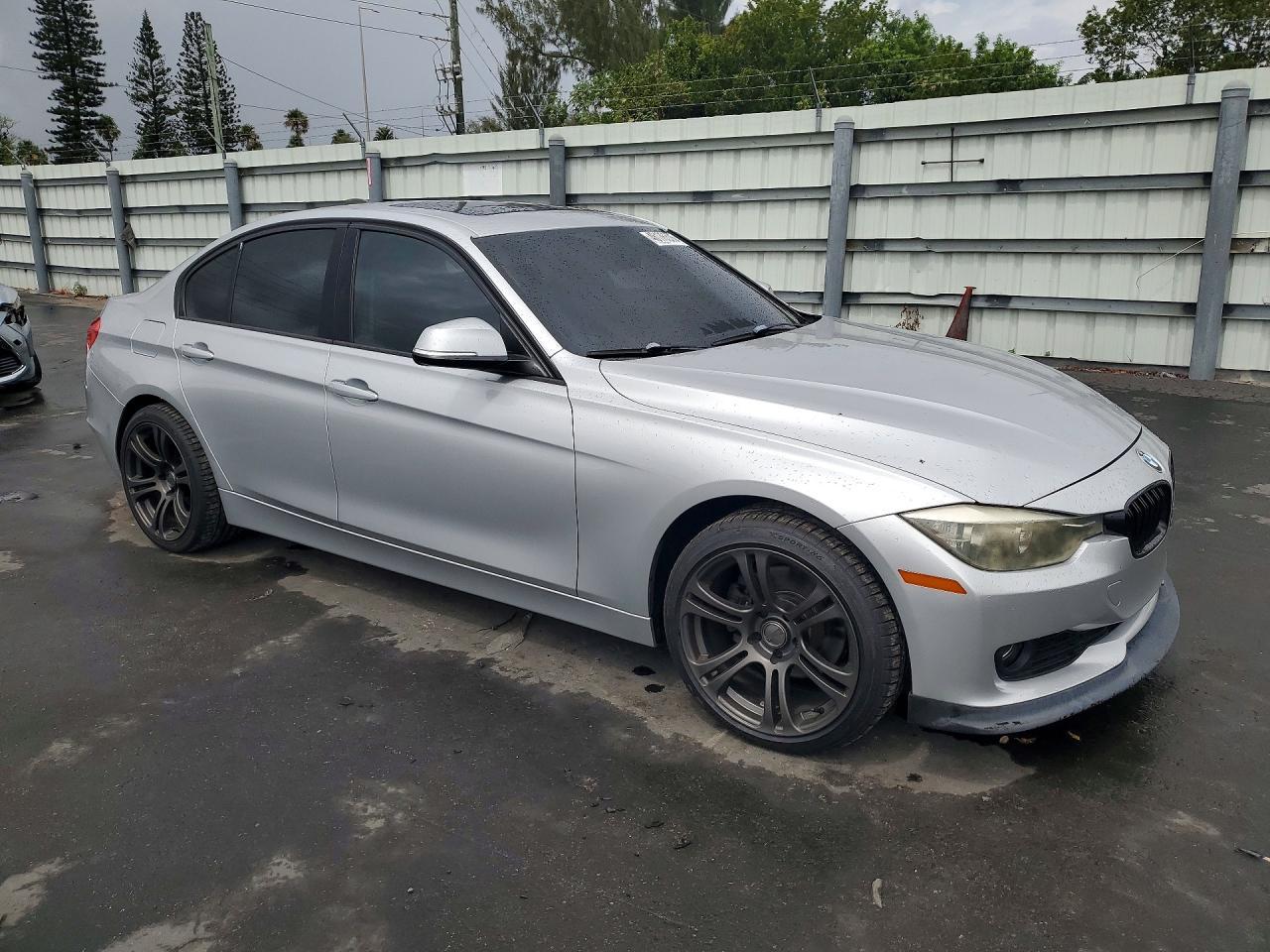 2015 BMW 320 I - Фото 4