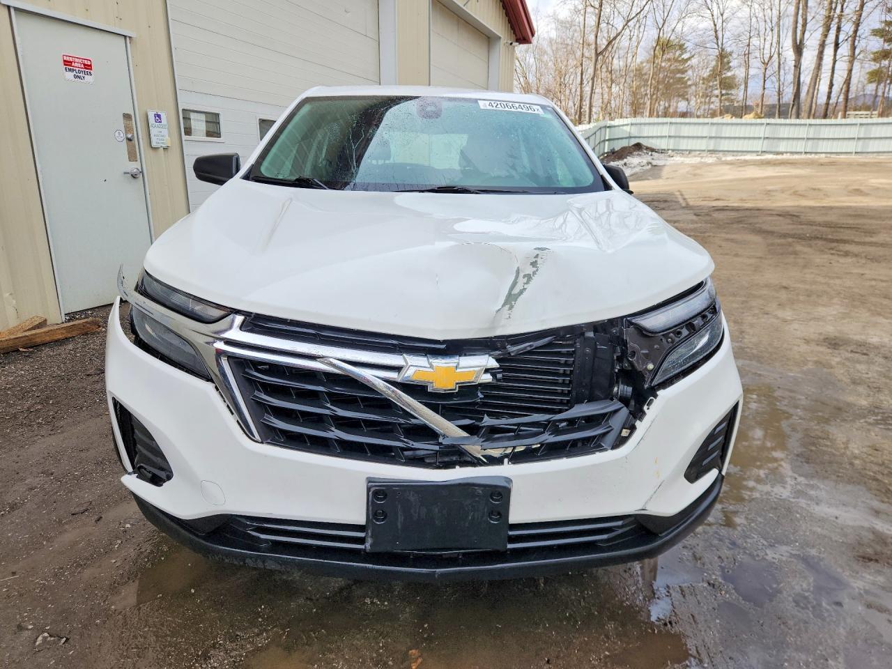 2022 Chevrolet Equinox Ls - Image 5
