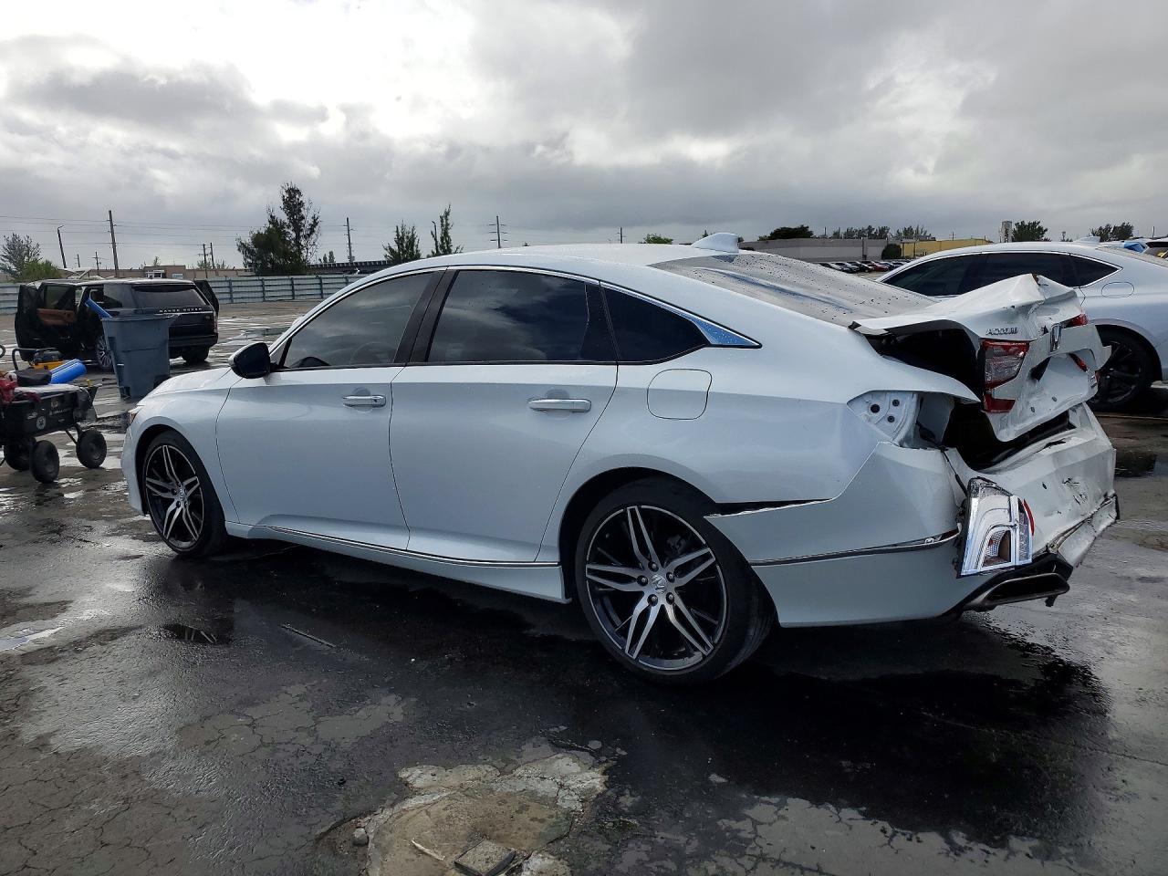 2022 Honda Accord Touring - Image 2