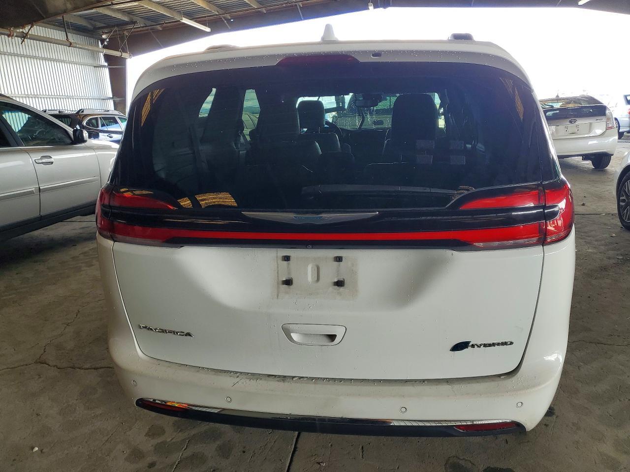 2021 Chrysler Pacifica Hybrid Touring L - Фото 6