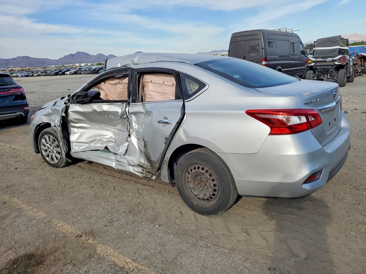 2017 Nissan Sentra S - Фото 2