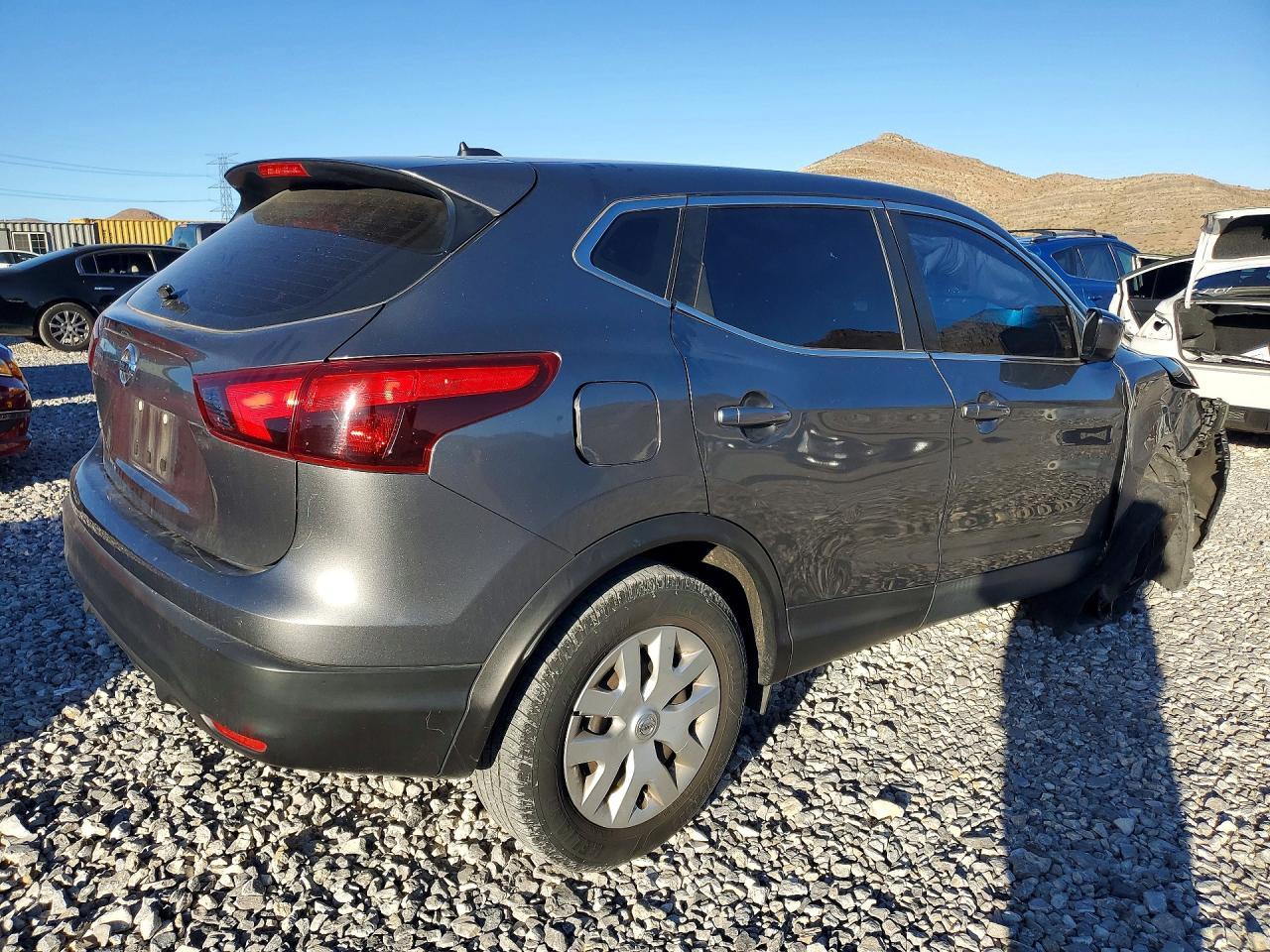 2019 Nissan Rogue Sport S - Image 3