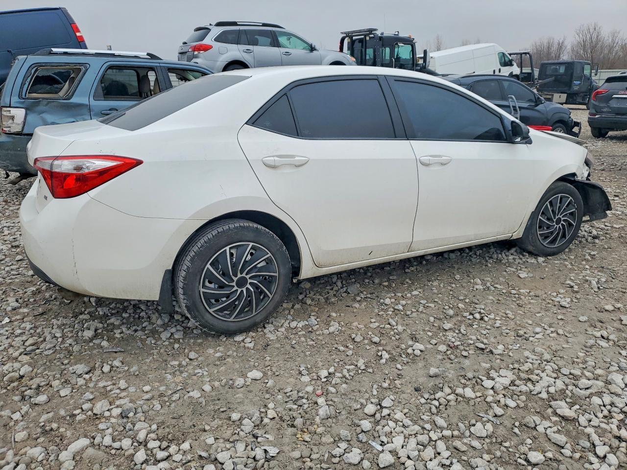 2014 Toyota Corolla Le - Image 3